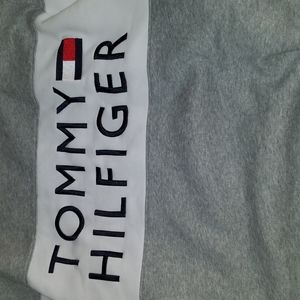 Tommy Hilfiger sweater
